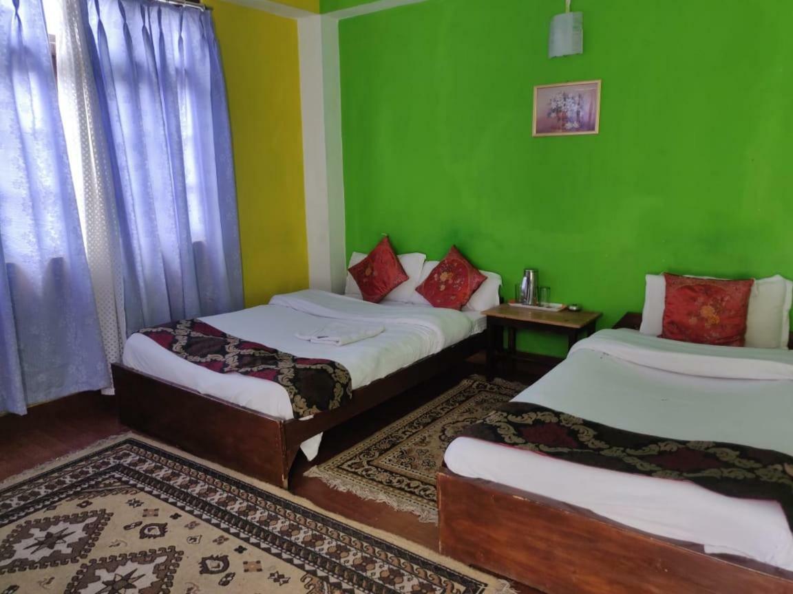 Golden Fish Hotel, Lachung Bagian luar foto